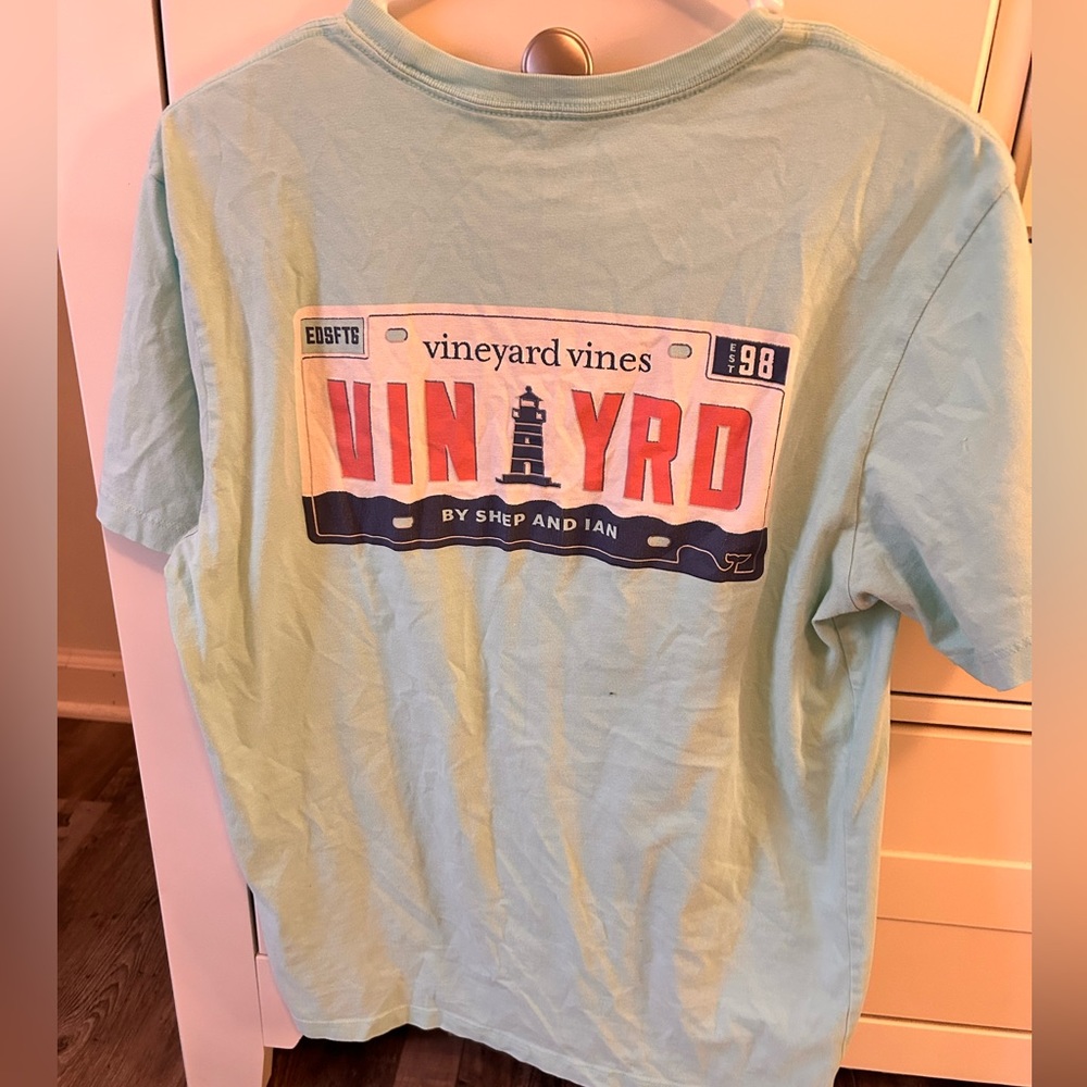 Vineyard vines t-shirt